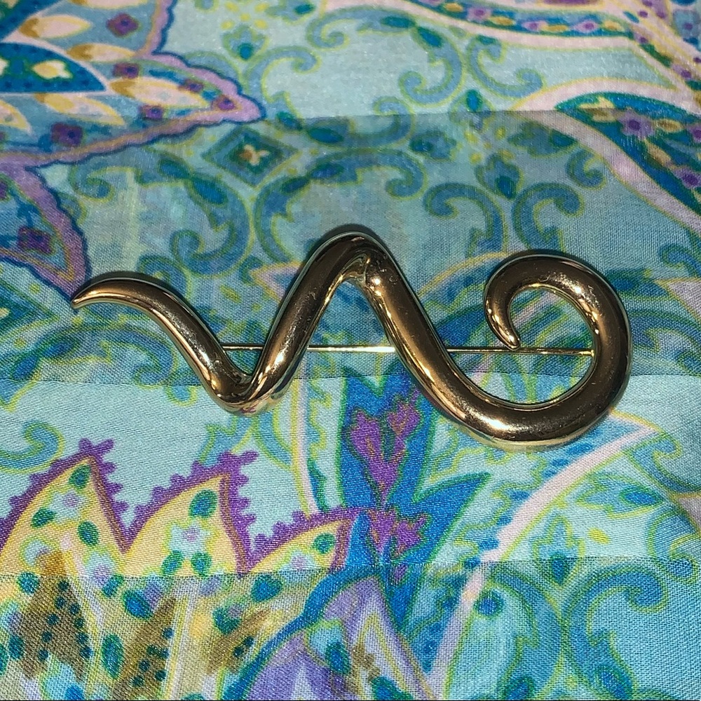 JJ Jonette Jewelry Gold Tone Swirl Brooch Pin - Picture 5 of 14